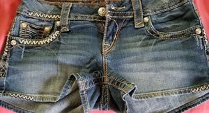 Rock revival shorts sz 27